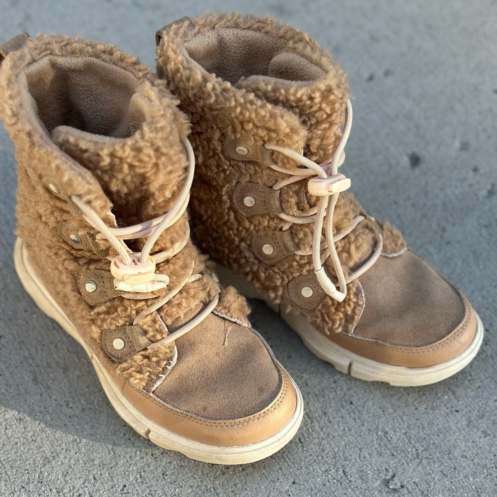 Sorel Youth Cozy Explorer Cold weather waterproof Boots